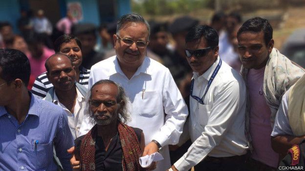 लोक सुराज: आखिरी दिन अभनपुर में लगी CM रमन की चौपाल, लेबर इंस्पेक्टर को किया निलंबित