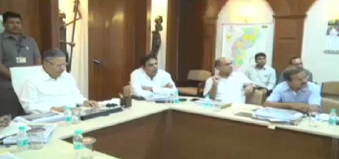 सीएम रमन सिंह ने की लोक निर्माण विभाग के कामकाज की समीक्षा