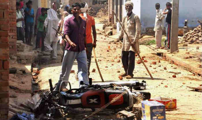 थम नहीं रही सहारनपुर में जातीय हिंसा, सेना की तैनाती तय