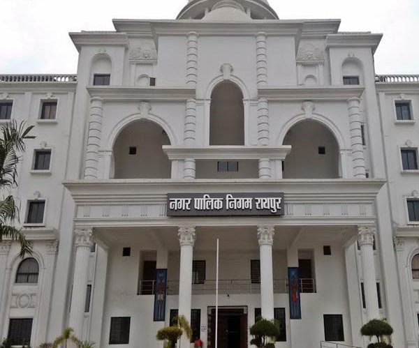 नगर निगम ने 6 दिनों पूरा कर लिया तालाब गहरीकरण का काम