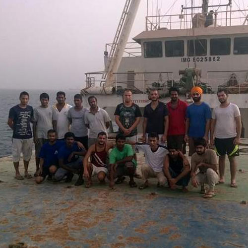 शारजाह में 8 माह से फंसे हैं 17 भारतीय नाविक