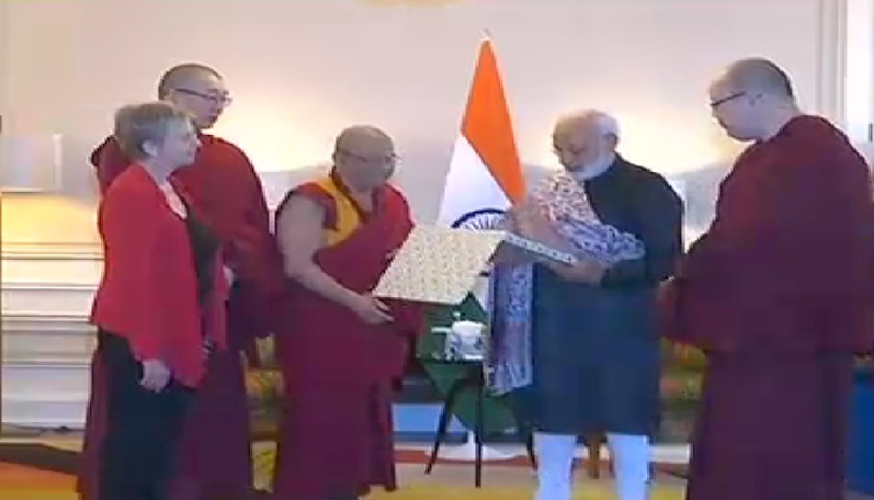 सेंट पीटर्सबर्ग स्थित स्टेट हरमिटेज म्यूजियम पहुंचे PM मोदी