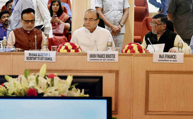 सोने से लेकर फुटवियर तक पर GST दरें तय, सूती को राहत बीड़ी पर बोझ