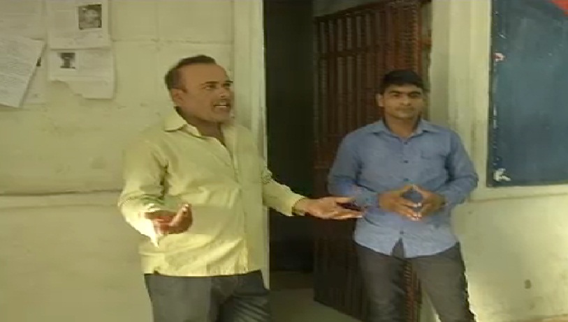 शिक्षा अधिकारी को ब्लैकमेल कर रहे थे 2 फर्जी पत्रकार, पुलिस ने किया गिरफ्तार 