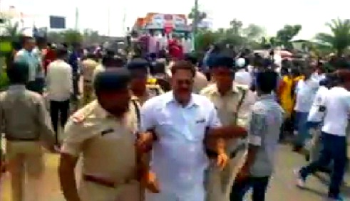 छत्तीसगढ़ में कांग्रेस का प्रदर्शन, रायपुर में 100 से ज्यादा कांग्रेसी गिरफ्तार