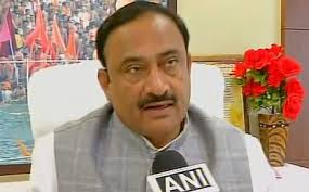 कर्ज से नहीं, निजी कारणों से कर रहे किसान ख़ुदकुशी – गृहमंत्री