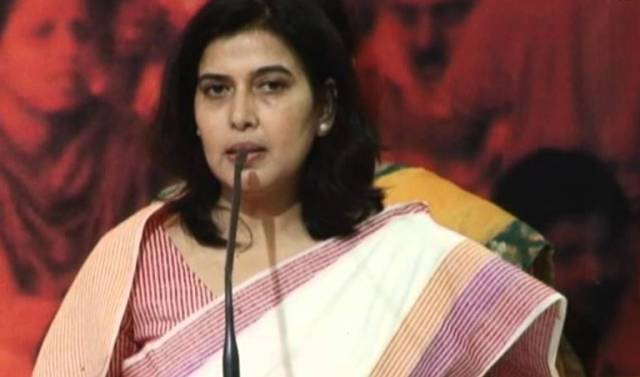 सरोज पांडेय ने ट्वीट कर कहा- वंशवाद की राजनीति और भष्ट्राचार कांग्रेस का हॉलमार्क
