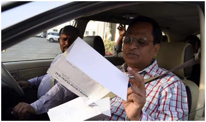 केजरीवाल के स्वास्थ्य मंत्री सत्येंद्र जैन के घर CBI का छापा