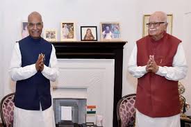 लालकृष्ण आडवणी से मिले राष्ट्रपति पद के उम्मीदवार रामनाथ कोविंद