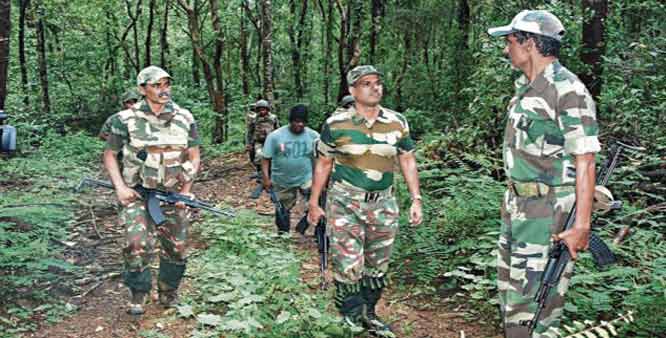 सुकमा : सुरक्षाबलों और नक्सलियों के बीच मुठभेड़ 3 जवान शहीद 4 घायल