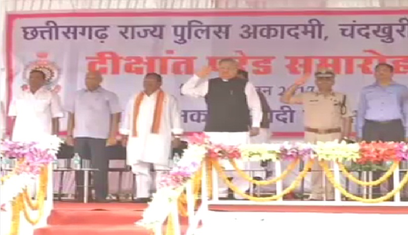 रायपुर: पुलिस अकादमी के 6वें दीक्षांत समारोह में शामिल हुए CM रमन