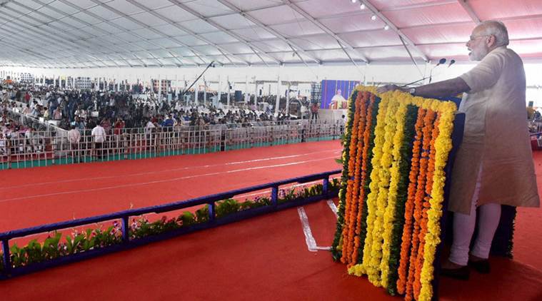 राजकोट से बोले पीएम मोदी गोरक्षा के नाम पर हिंसा बर्दाश्त नहीं
