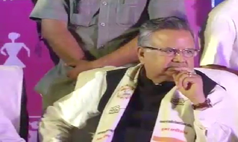 सीएम रमन सिंह की मौजूदगी में मना “हमर छत्तीसगढ़ योजना” का समारोह