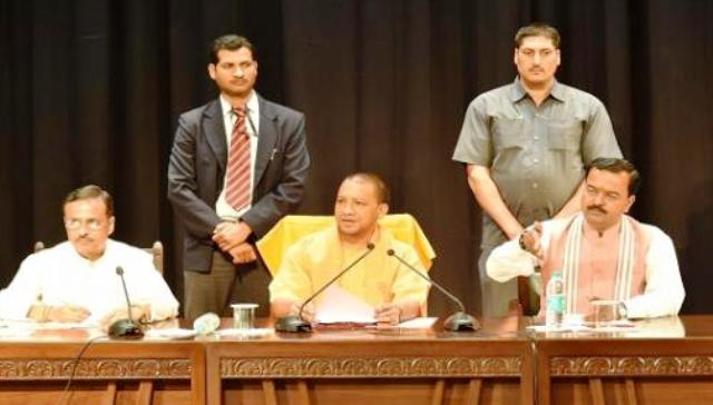 यूपी : राज्य सरकार नवविवाहित जोड़ों को बाटेगी शगुन