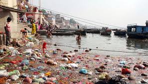 गंगा के आस-पास गंदगी फैलाने पर 50,000 का जुर्माना, NGT ने दिए निर्देश