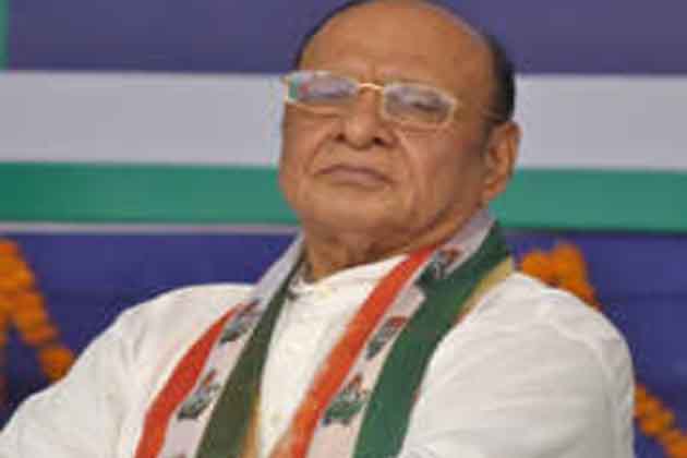 गुजरात कांग्रेस में घमासान : कांग्रेस से मुक्त हुए शंकर सिंह वाघेला