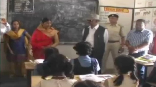 मंत्री से अव्यवस्था की शिकायत करने पर अधीक्षिका ने छात्राओं को पीटा, छात्राएं पहुंची थाने