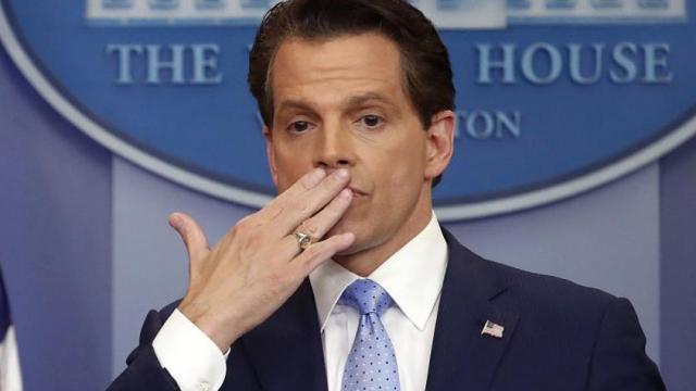 डोनाल्ड ट्रंप के मीडिया चीफ को 10 दिन में ही पद से हटाया गया