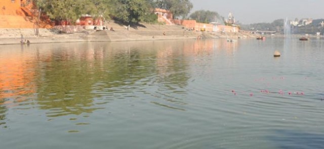 नर्मदा नदी को लेकर कानून बनाने में क्यों बैकफुट पर मध्यप्रदेश सरकार ?
