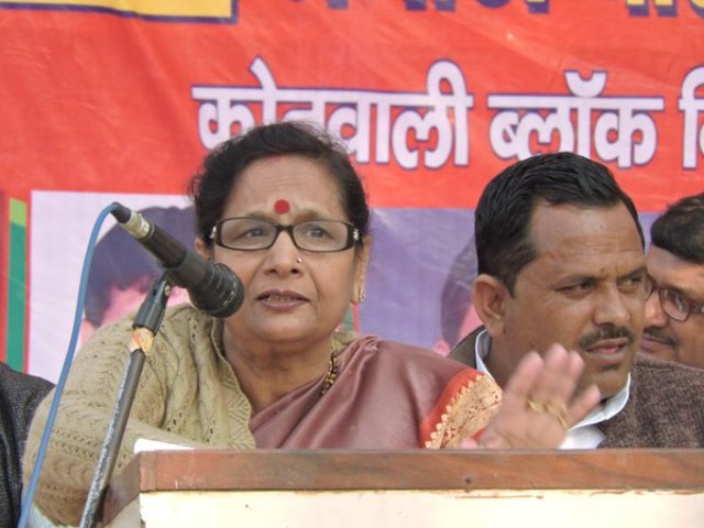 समाजवादी पार्टी को फिर बड़ा झटका आजम की खास MLC भाजपा में शामिल