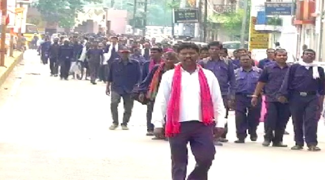 18 सूत्रीय मांगों को लेकर कोटवारों ने किया प्रदर्शन