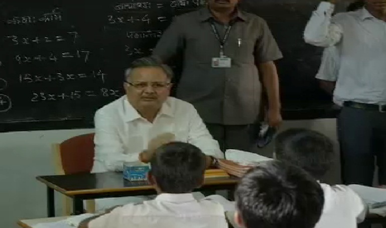 अगर आपका जन्म 7 दिसंबर 2003 को हुआ हैै तो मुख्यमंत्री रमन सिंह के साथ मनाए जश्न