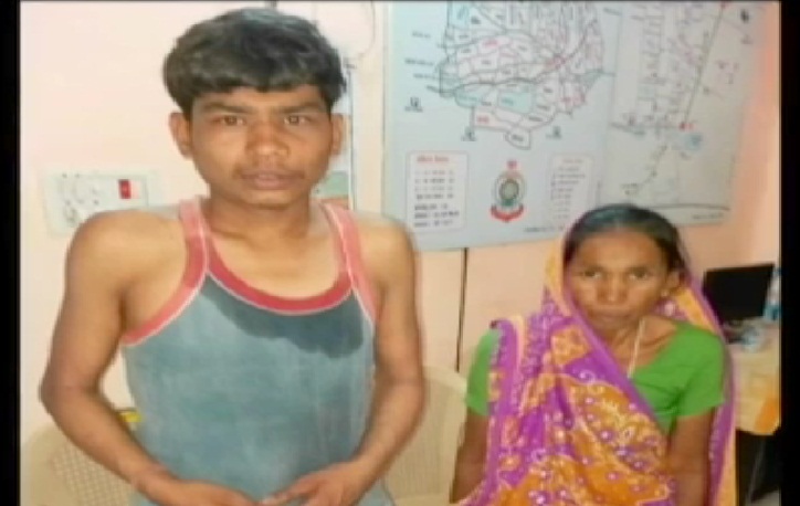 हत्या को खुदकुशी बताने में जुटे थे मां-बेटे, पुलिस ने किया गिरफ्तार