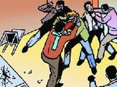 रैगिंग के बाद छात्रों के दो गुट भिड़े, बलवा तक पहुंचा मामला