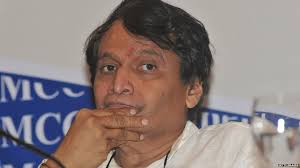 रेल मंत्री सुरेश प्रभु ने दिया इस्तीफा, पीएम मोदी ने कहा इंतजार करो