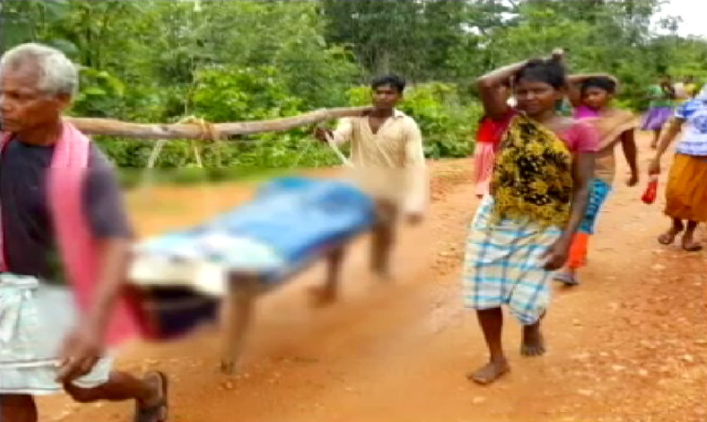 चारपाई पर बेटी का शव, ये तस्वीर बदलनी चाहिए !