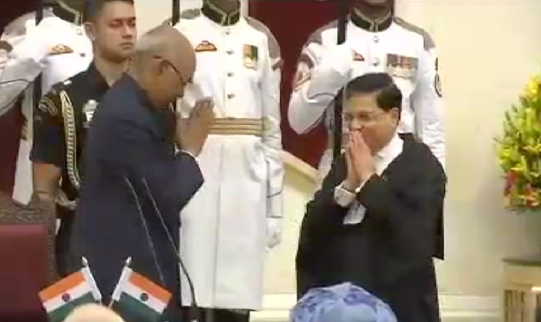 जस्टिस दीपक मिश्रा बने देश के मुख्य न्यायाधीश, राष्ट्रपति रामनाथ कोविंद ने दिलाई शपथ