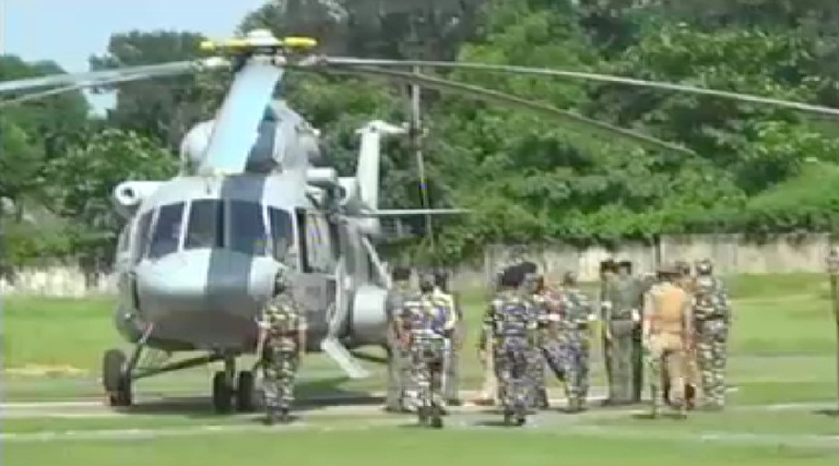 नक्सलियों से लोहा ले रहे अधिकारियों की CRPF के स्पेशल DG ने ली बैठक
