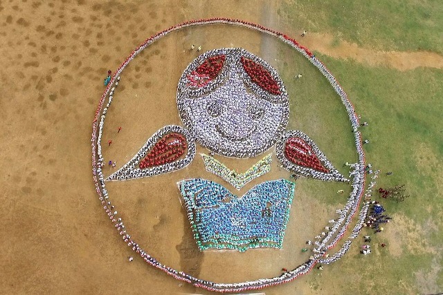 3000 बच्चों ने श्रृंखला बनाकर तैयार किया ‘बेटी बचाओ बेटी पढ़ाओ’ अभियान का लोगो