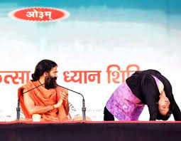 मुस्लिम महिला योग टीचर के घर पर पथराव, बाबा रामदेव नाराज, नसीहत दी