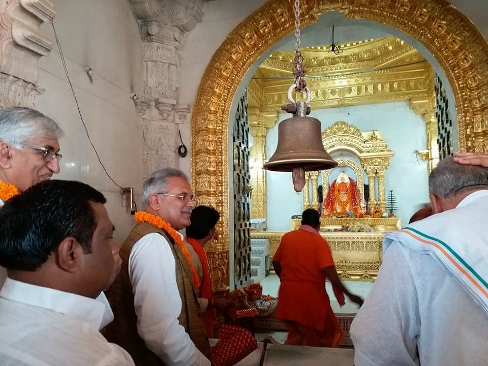 माँ बम्लेश्वरी का आशीर्वाद लेकर भूपेश निकले पदयात्रा पर