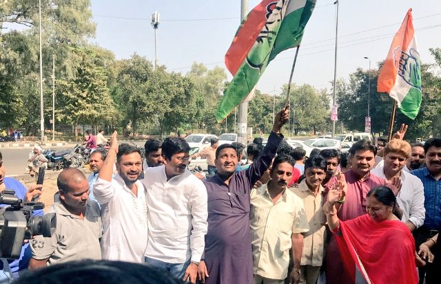 चित्रकूट में मिली जीत से कांग्रेस में जश्न, दिल्ली में बड़ी बैठक