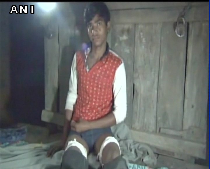 स्कूल यूनीफार्म नहीं पहनने पर छात्र को मिली ऐसी सज़ा कि सब हैरान