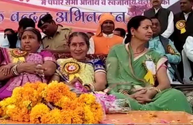 प्रधानमंत्री नरेंद्र मोदी की पत्नी यशोदा बेन आर्शिवाद देने पहुंची ग्वालियर