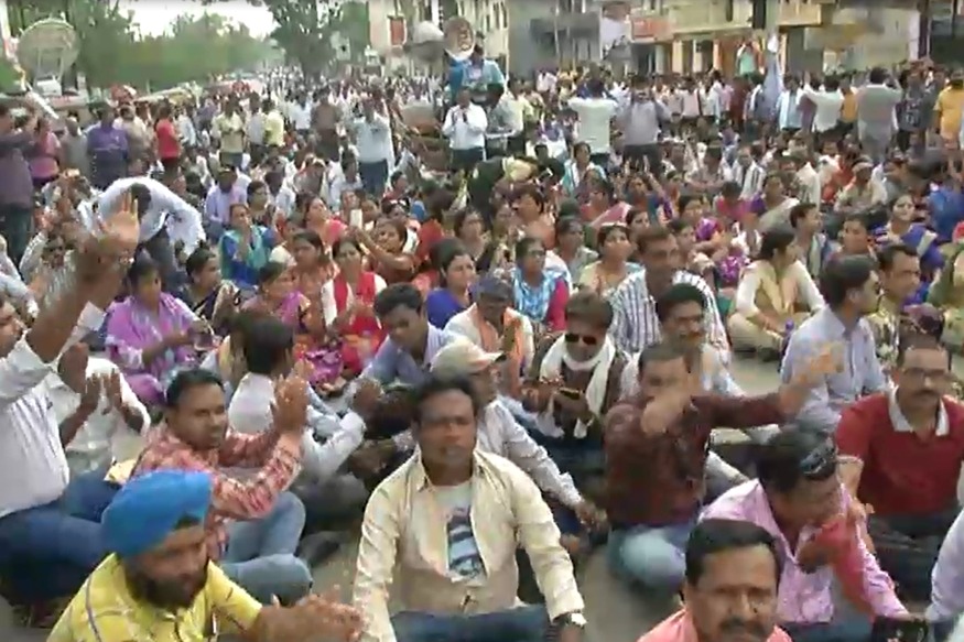 शिक्षाकर्मी की हार्ट अटैक से मौत