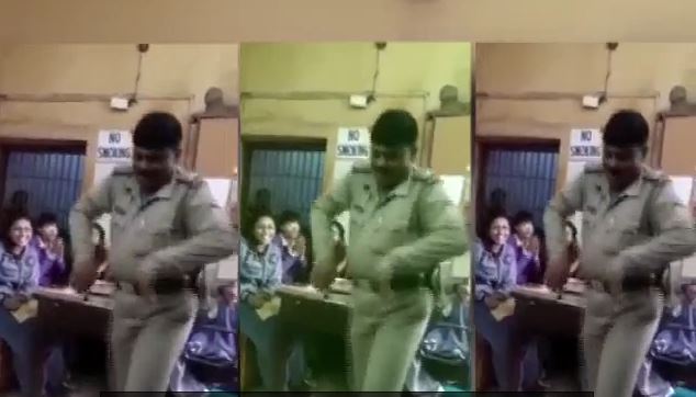 थाने में पुलिसकर्मी के ठुमके…  वायरल हुआ वीडियो