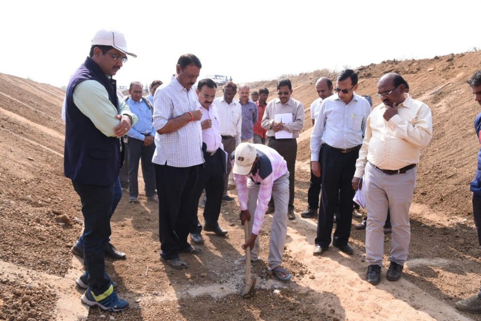 सचिव सोनमणि बोरा  का अचानक  निरीक्षण कई अधिकारियों पर गिरी गाज
