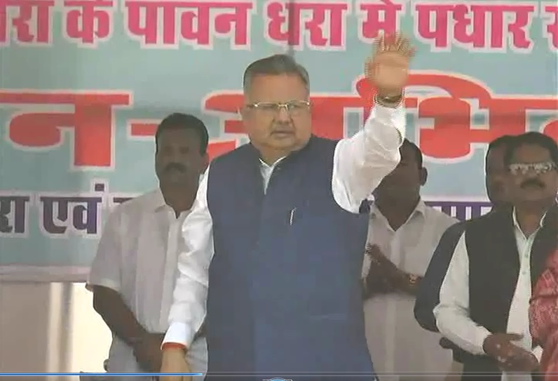 दो दिवसीय आदिवासी महोत्सव का सीएम रमन सिंह ने किया शुभारंभ