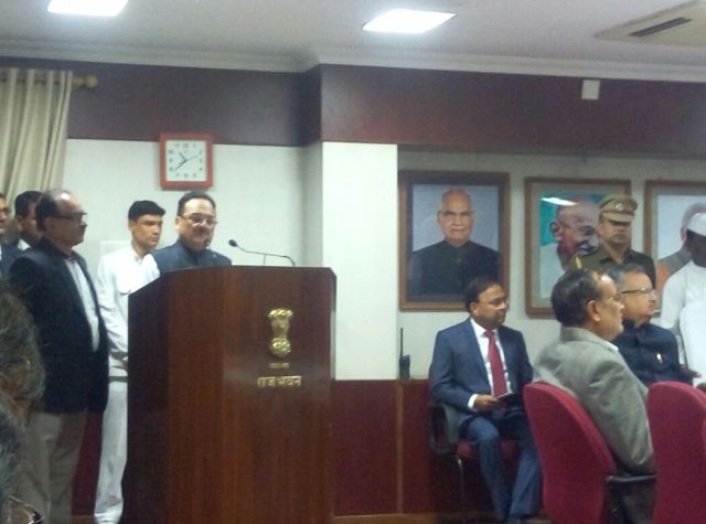 छत्तीसगढ़ के राज्यपाल ने मुख्य सूचना आयुक्त एमके राउत को दिलाई पद और गोपनीयता की शपथ