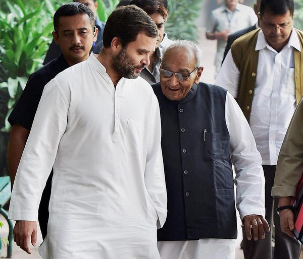 राहुल गाँधी कर सकते हैं छत्तीसगढ़ कांग्रेस में कुछ बदलाव