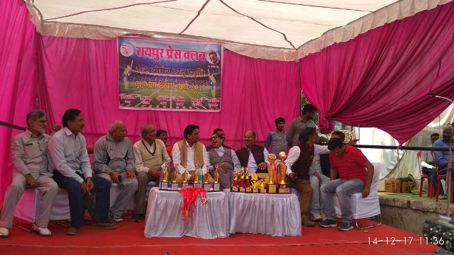 स्व. योगेश यदु स्मृति इंटर प्रेस क्रिकेट प्रतियोगिता का विनर बना IBC24