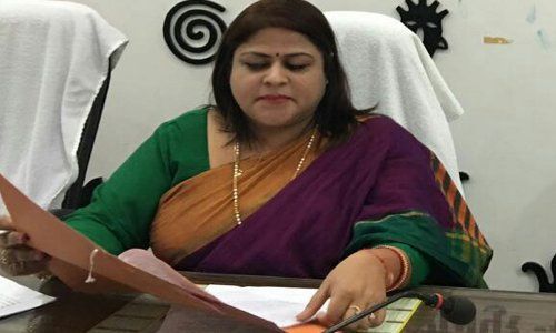 महिला आयोग की अध्यक्ष ने ऐसी डांट लगाई की एसडीएम हुए बीमार