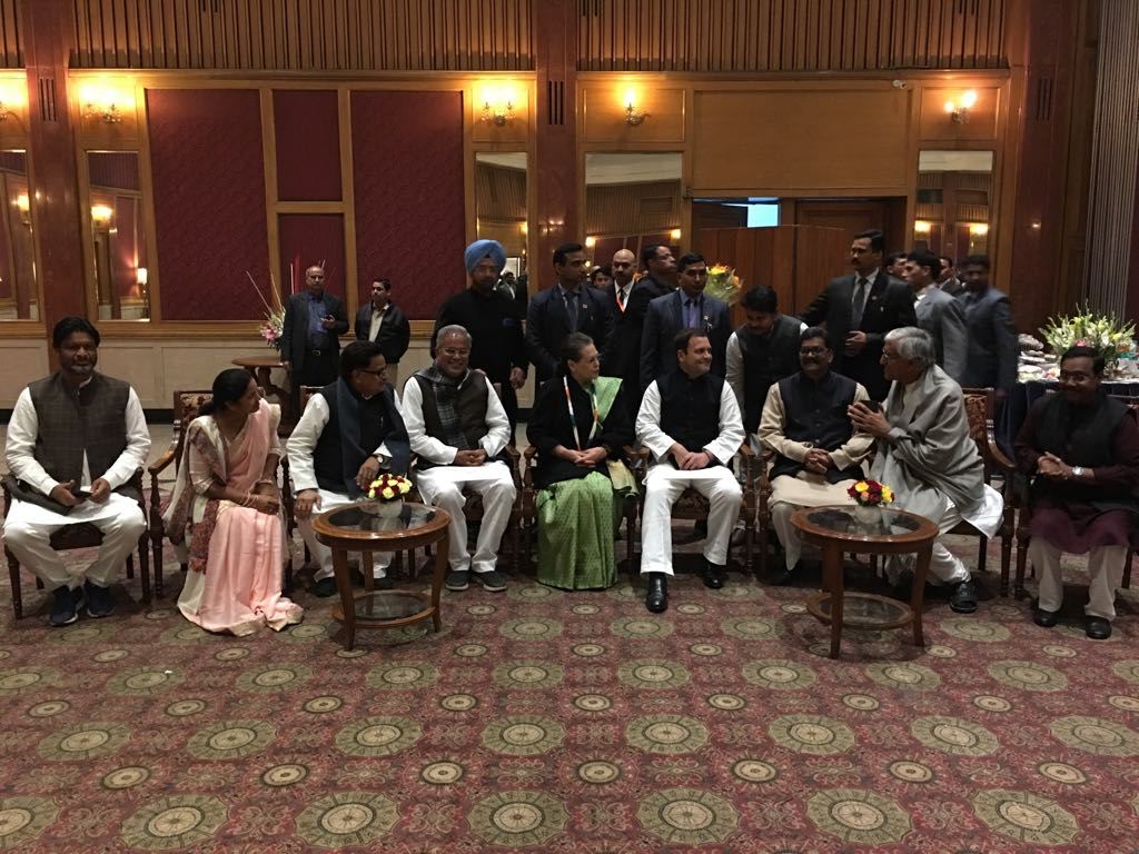 सोनिया की विदाई पार्टी, छत्तीसगढ़ कांग्रेस के दिग्गजों को खास तवज्जो
