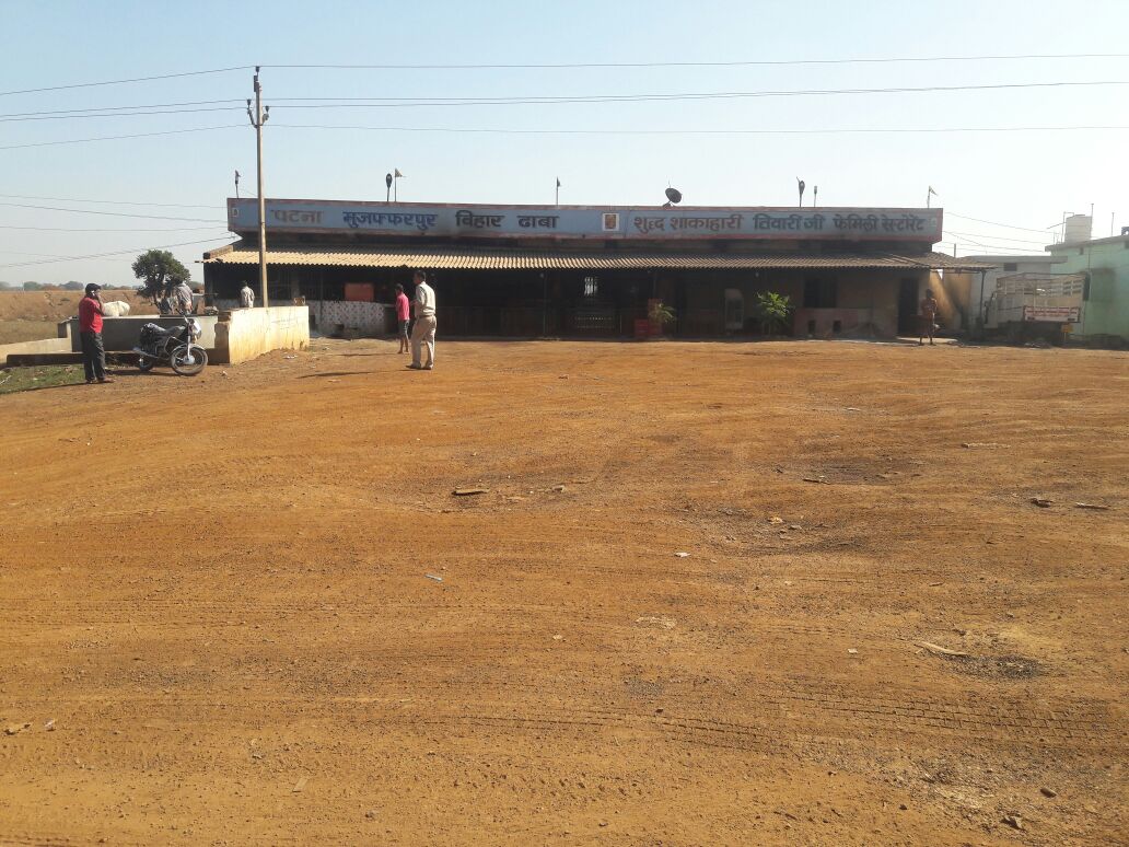 खाना लेट परोसने से ढाबा संचालक को कुचला जीप से