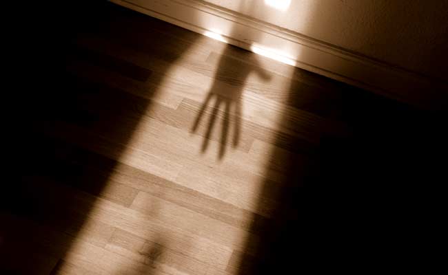 60 साल के बुजर्ग पड़ोसी ने 5 और 9 साल की बच्चियों से किया रेप