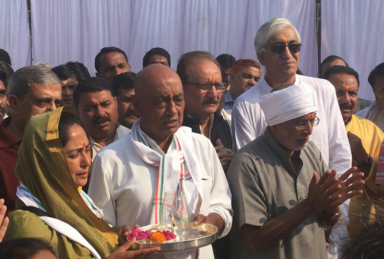 दिग्विजय सिंह की पदयात्रा “नर्मदा परिक्रमा “में शामिल हुए टीएस सिंहदेव